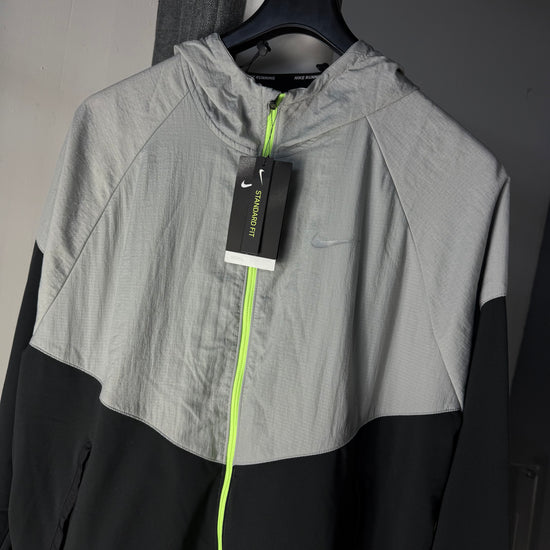 NIKE BLACK/GREY WINDRUNNER