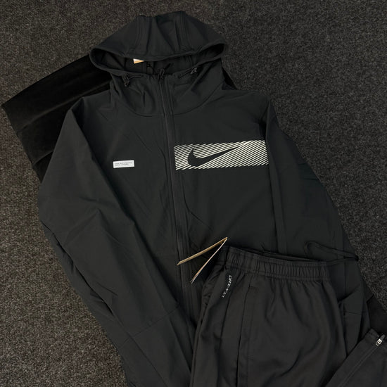 NIKE PERFORMANCE TRACKSUIT