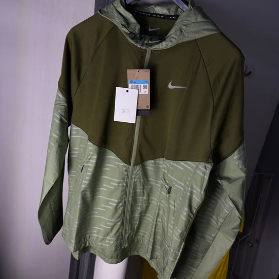 NIKE DIVISION GREEN WINDRUNNER