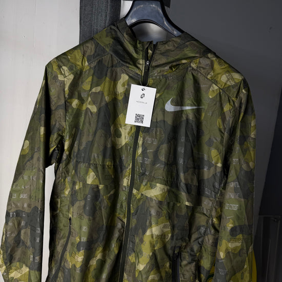 NIKE GREEN CAMO REFLECTIVE WINDRUNNER