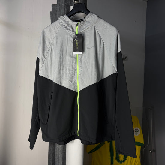 NIKE BLACK/GREY WINDRUNNER